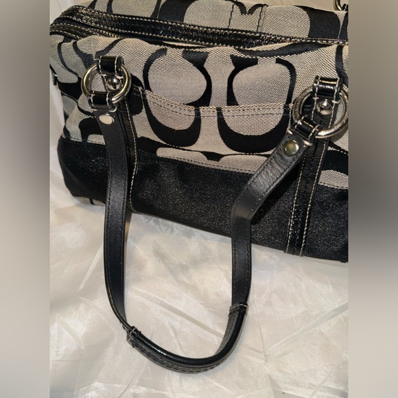 Coach shoulder bag - Picture 8 of 16